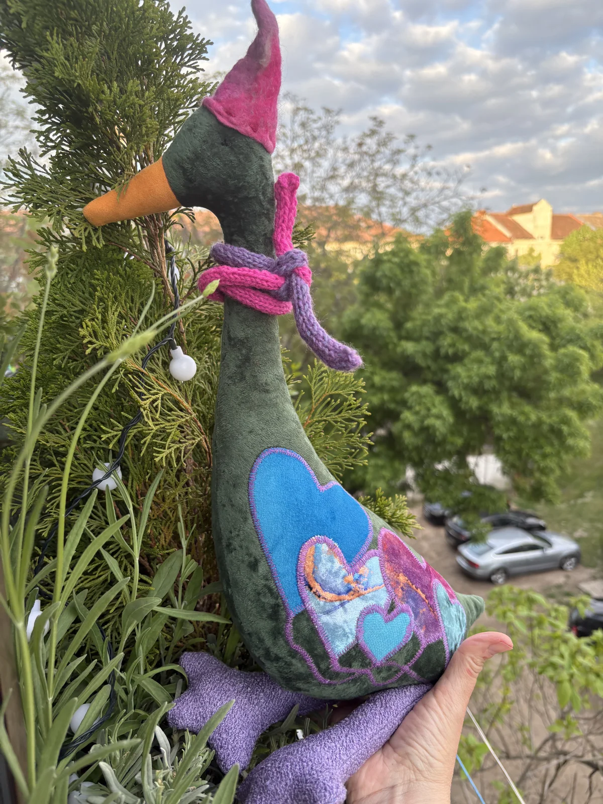 Gâscă cu Pălărie Roz